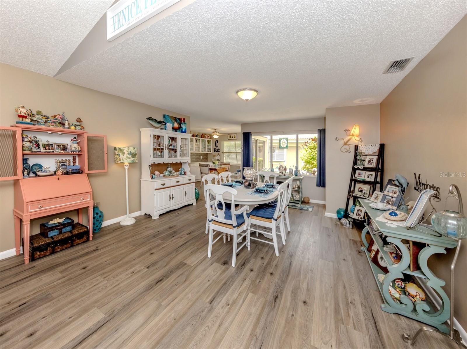 Image 14 of 63 For 1197 Willow Springs Drive