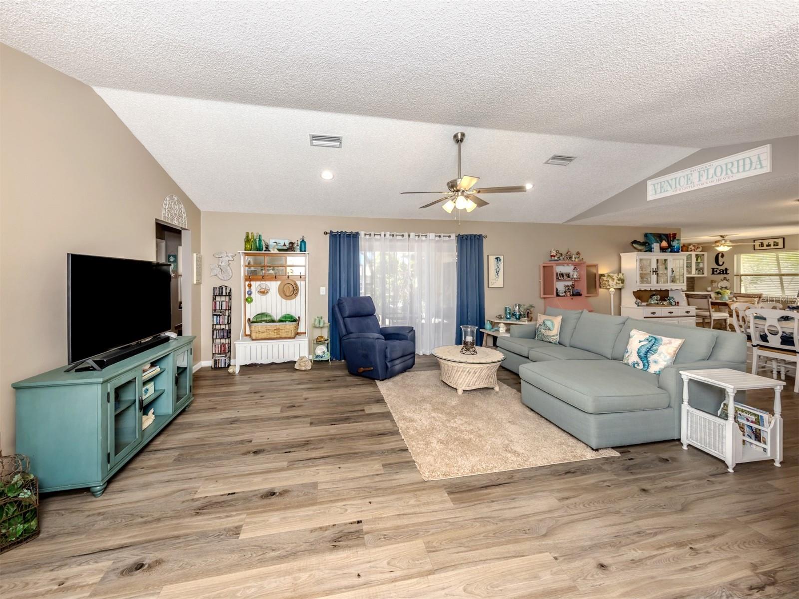 Image 4 of 63 For 1197 Willow Springs Drive