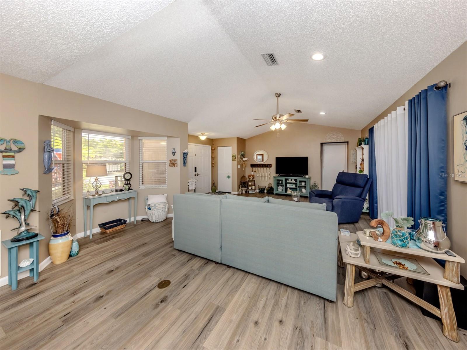 Image 7 of 63 For 1197 Willow Springs Drive