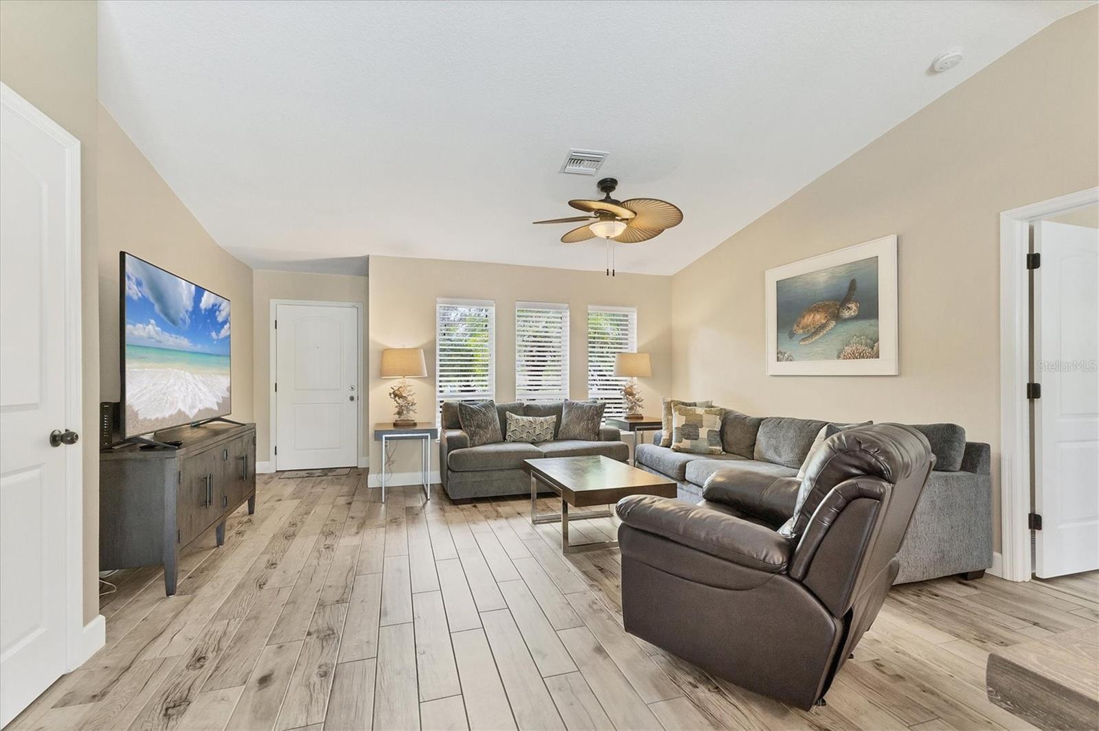 Image 6 of 40 For 9390 Heartwellville Avenue
