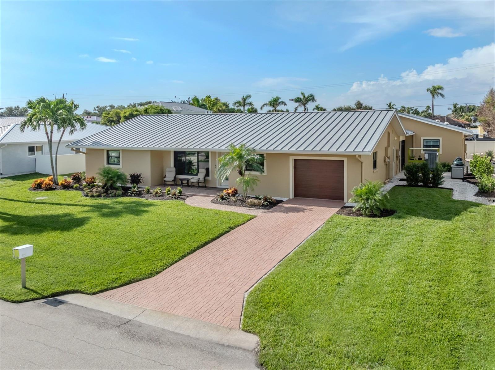 Details for 515 Everglades Drive, VENICE, FL 34285