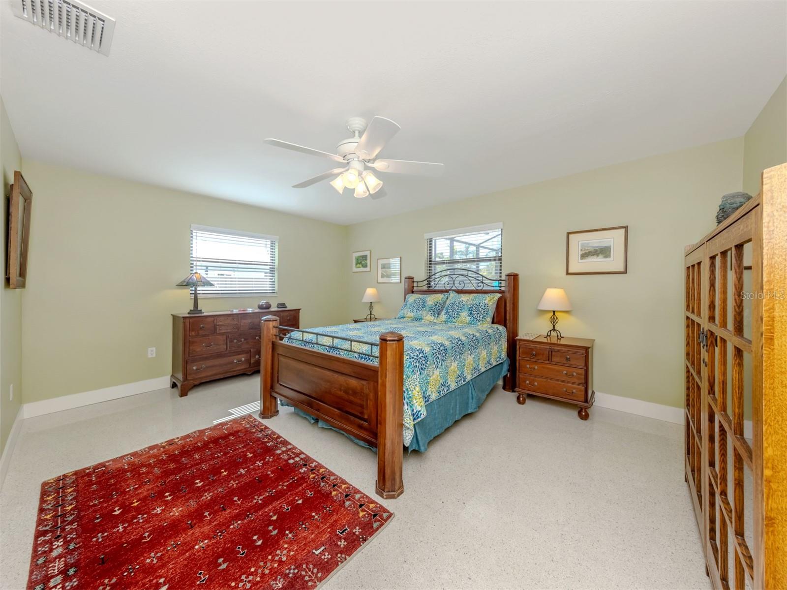 Image 24 of 61 For 515 Everglades Drive