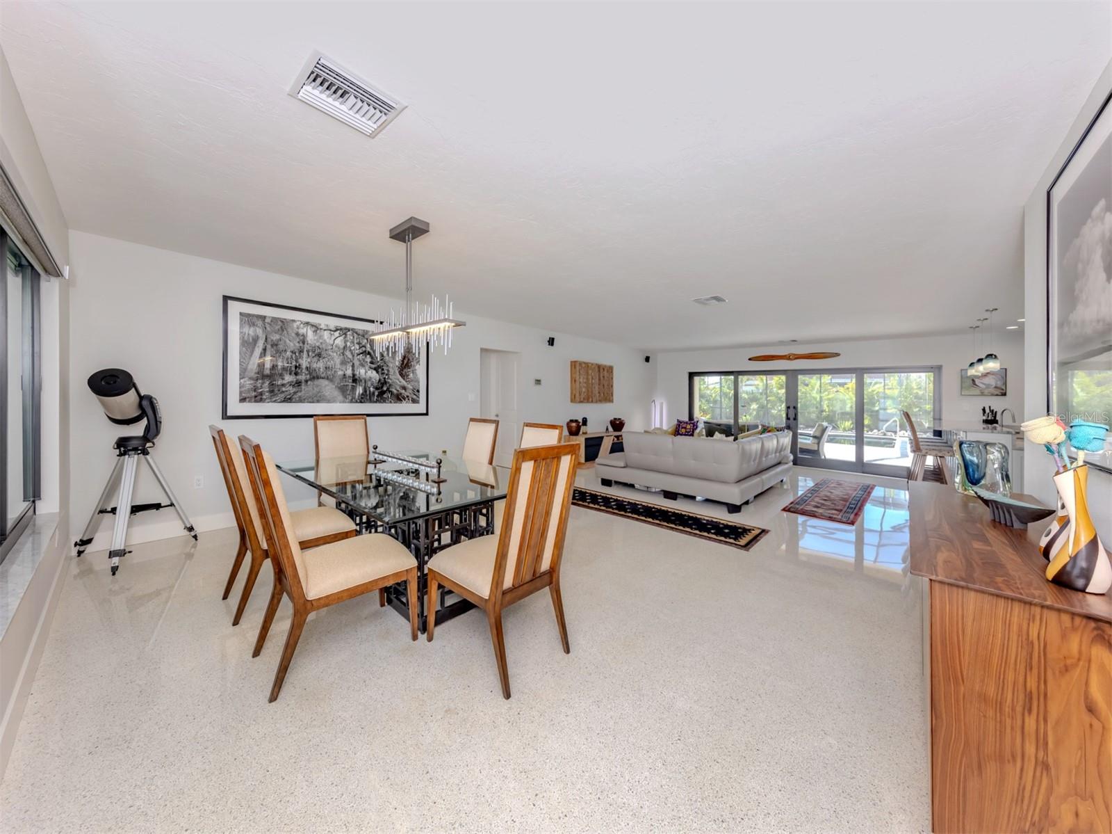 Image 31 of 61 For 515 Everglades Drive