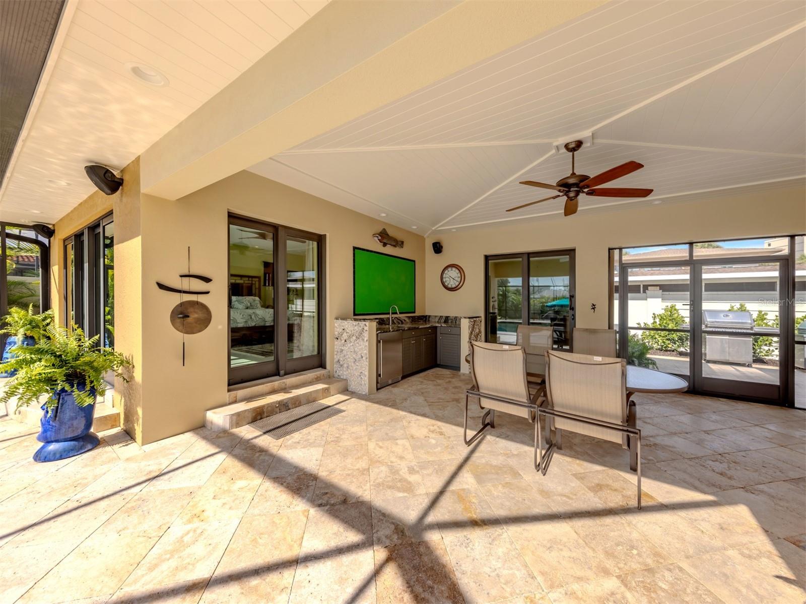 Image 36 of 61 For 515 Everglades Drive