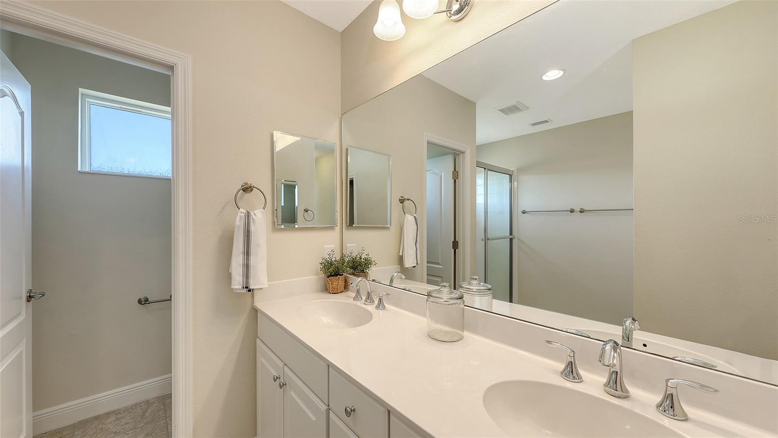 Image 35 of 98 For 12664 Sagewood Drive
