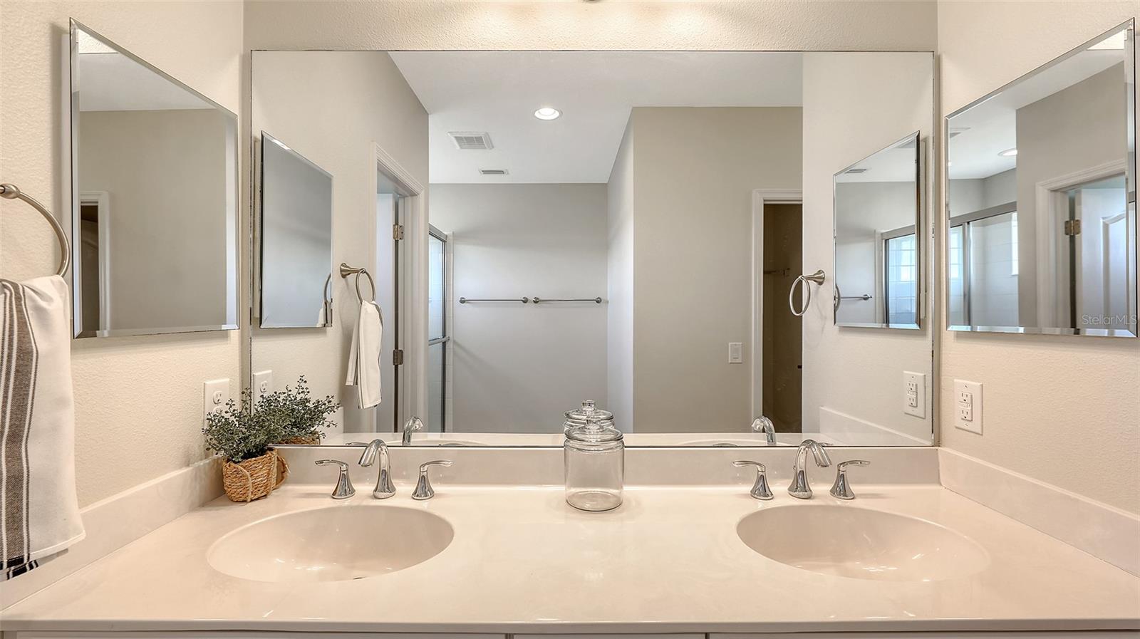 Image 37 of 98 For 12664 Sagewood Drive