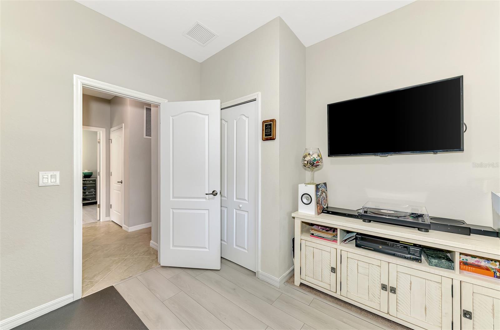 Image 39 of 84 For 9829 Hilltop Drive