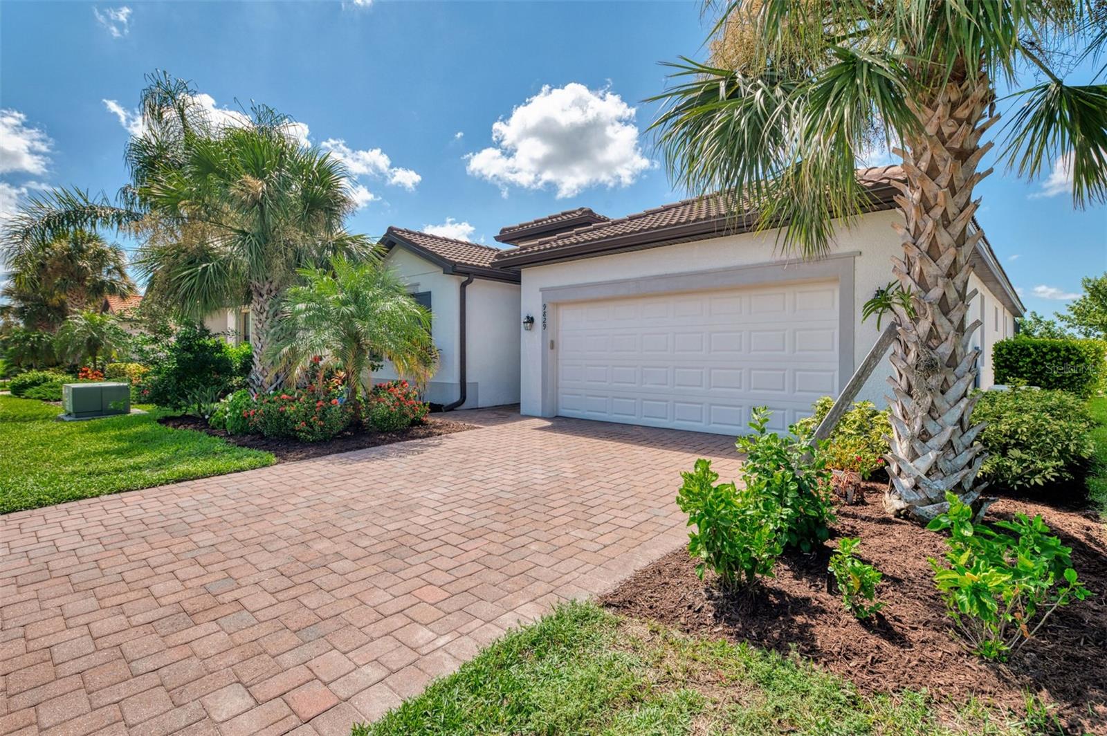 Image 6 of 84 For 9829 Hilltop Drive