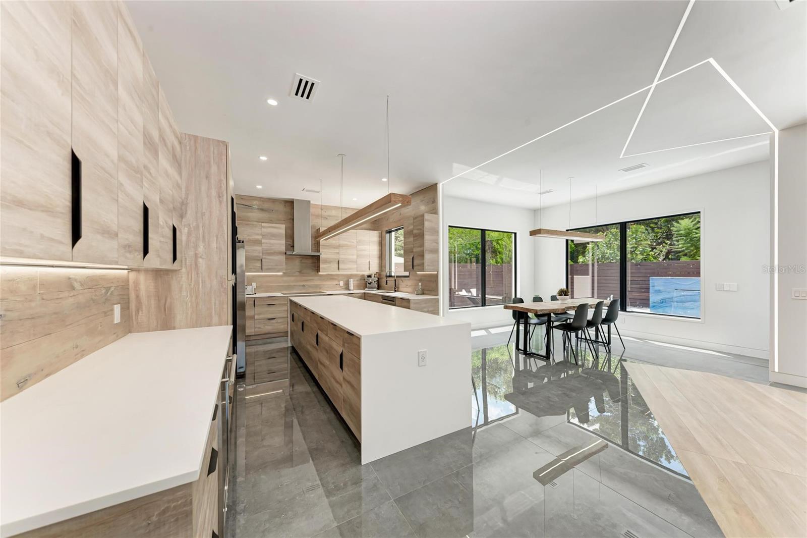 Image 13 of 88 For 1716 9th Street