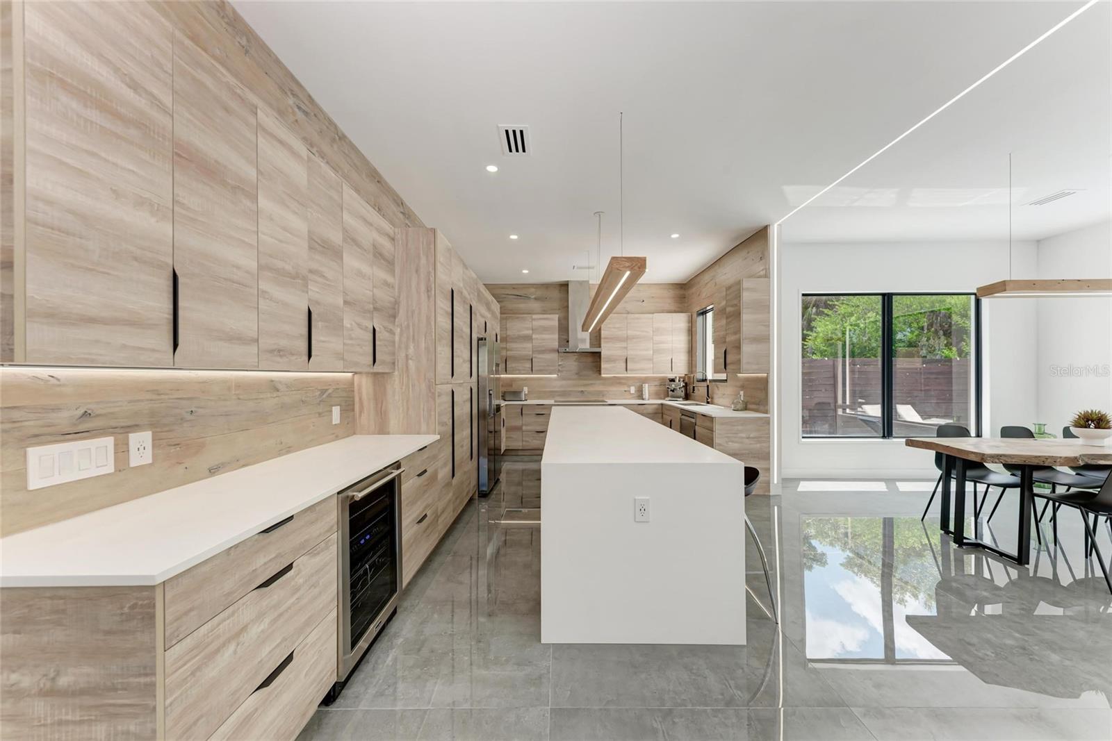 Image 14 of 88 For 1716 9th Street