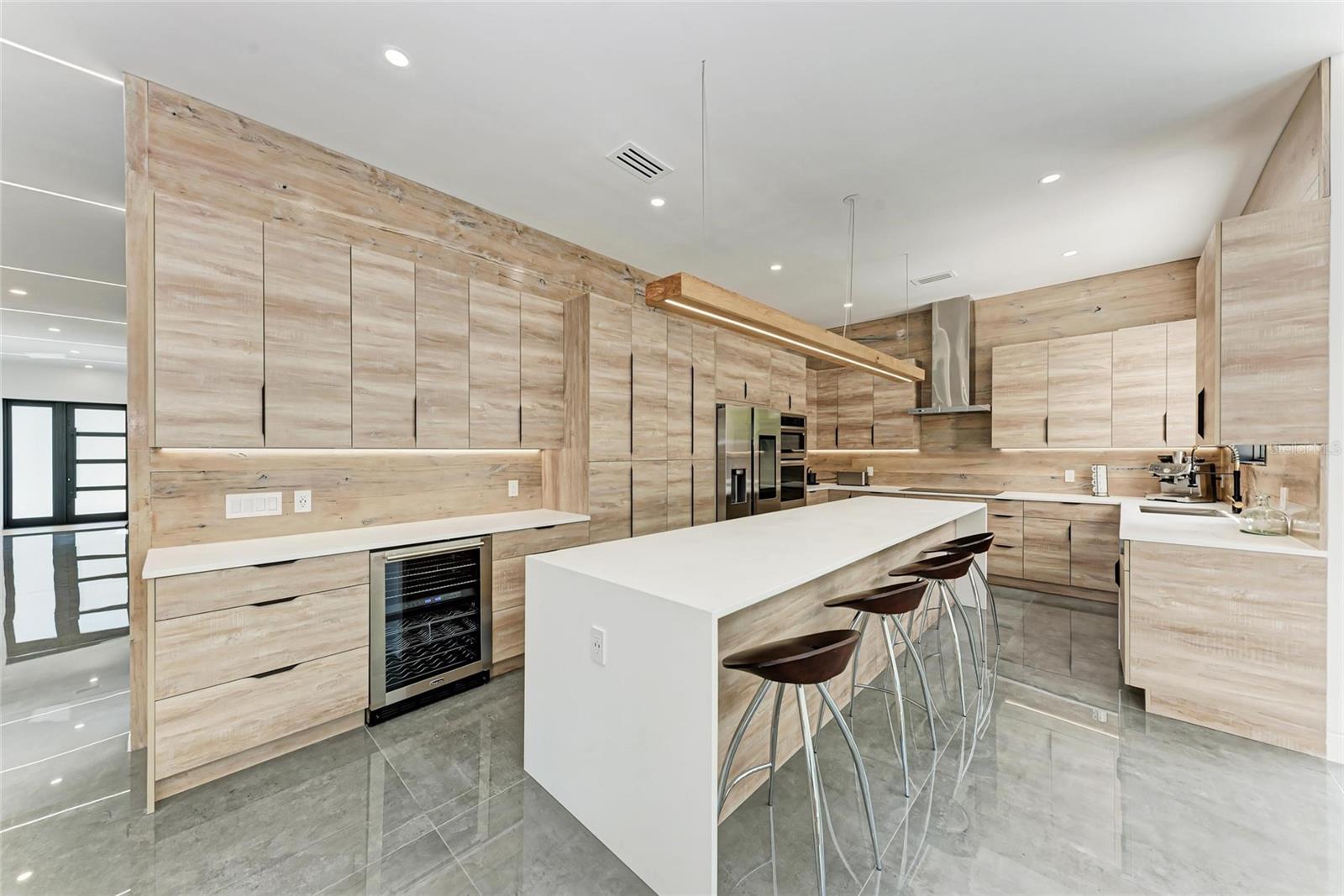 Image 15 of 88 For 1716 9th Street