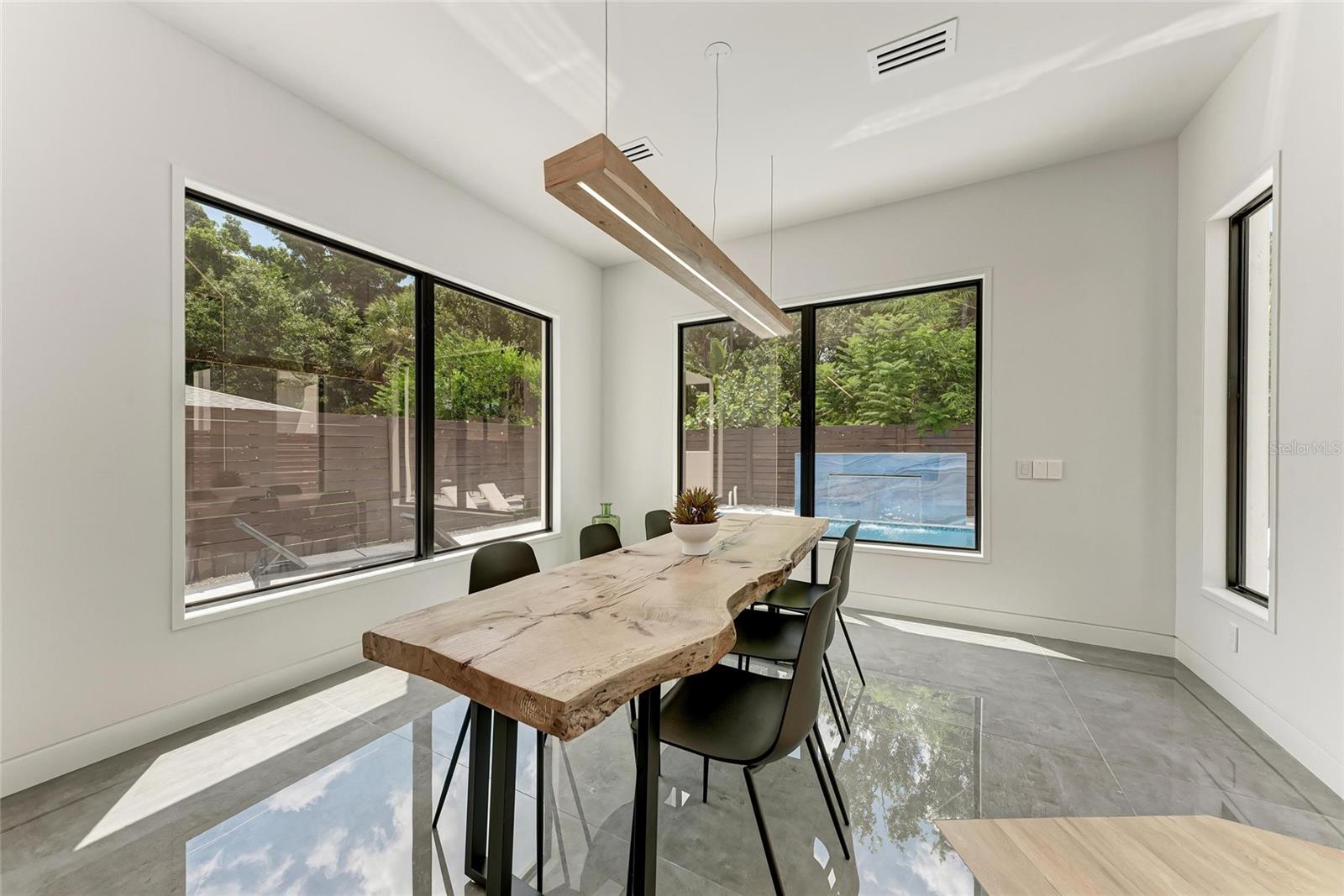 Image 19 of 88 For 1716 9th Street