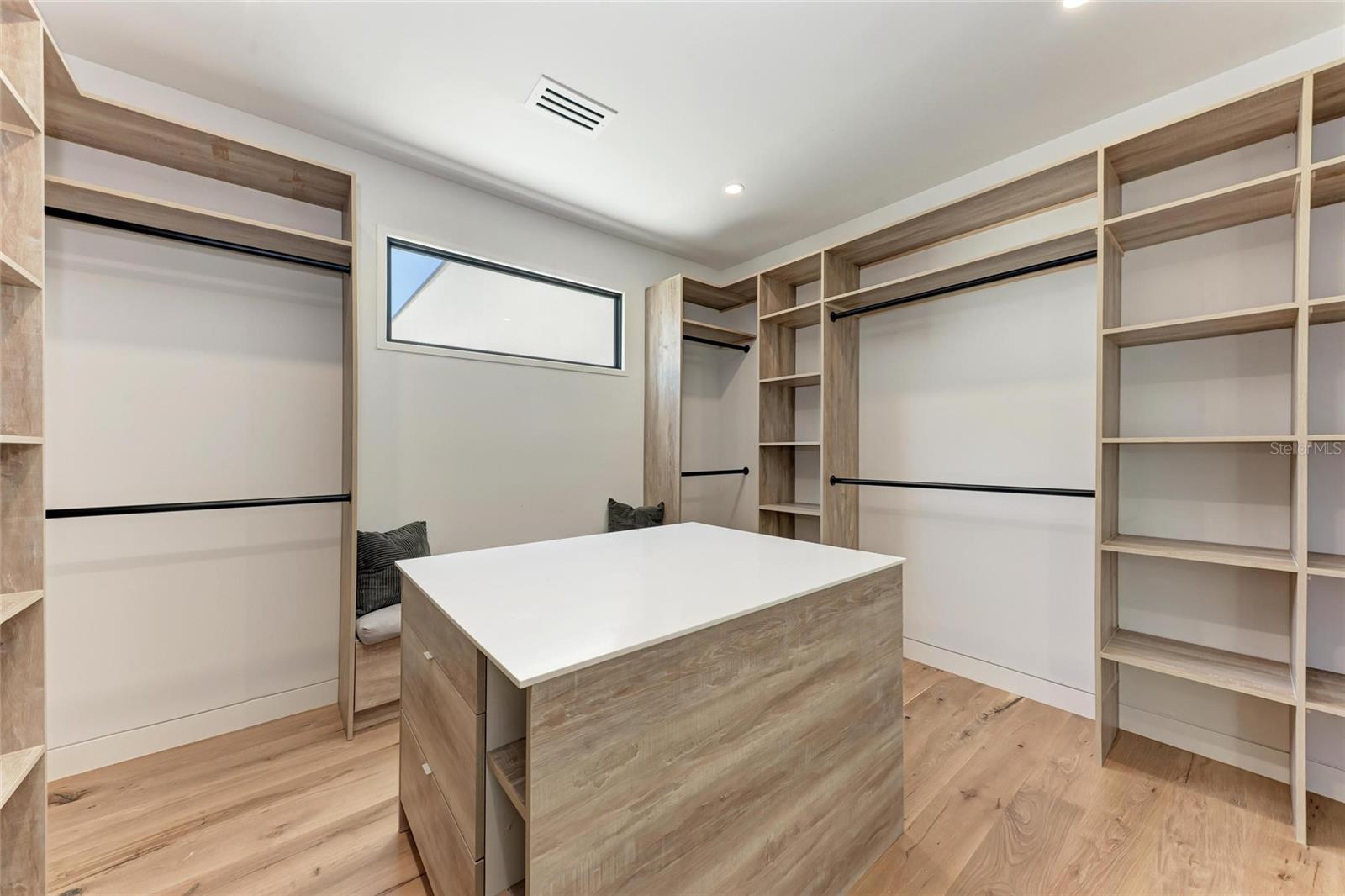 Image 30 of 88 For 1716 9th Street