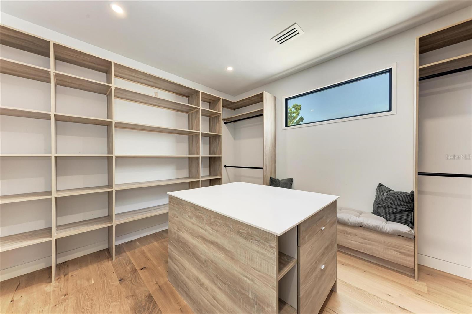 Image 31 of 88 For 1716 9th Street
