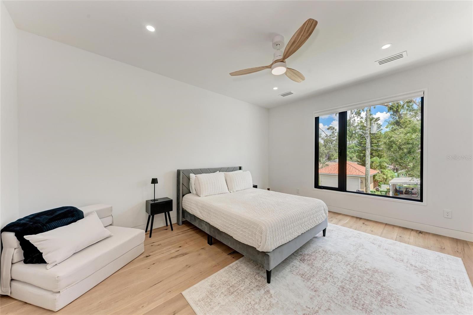 Image 38 of 88 For 1716 9th Street