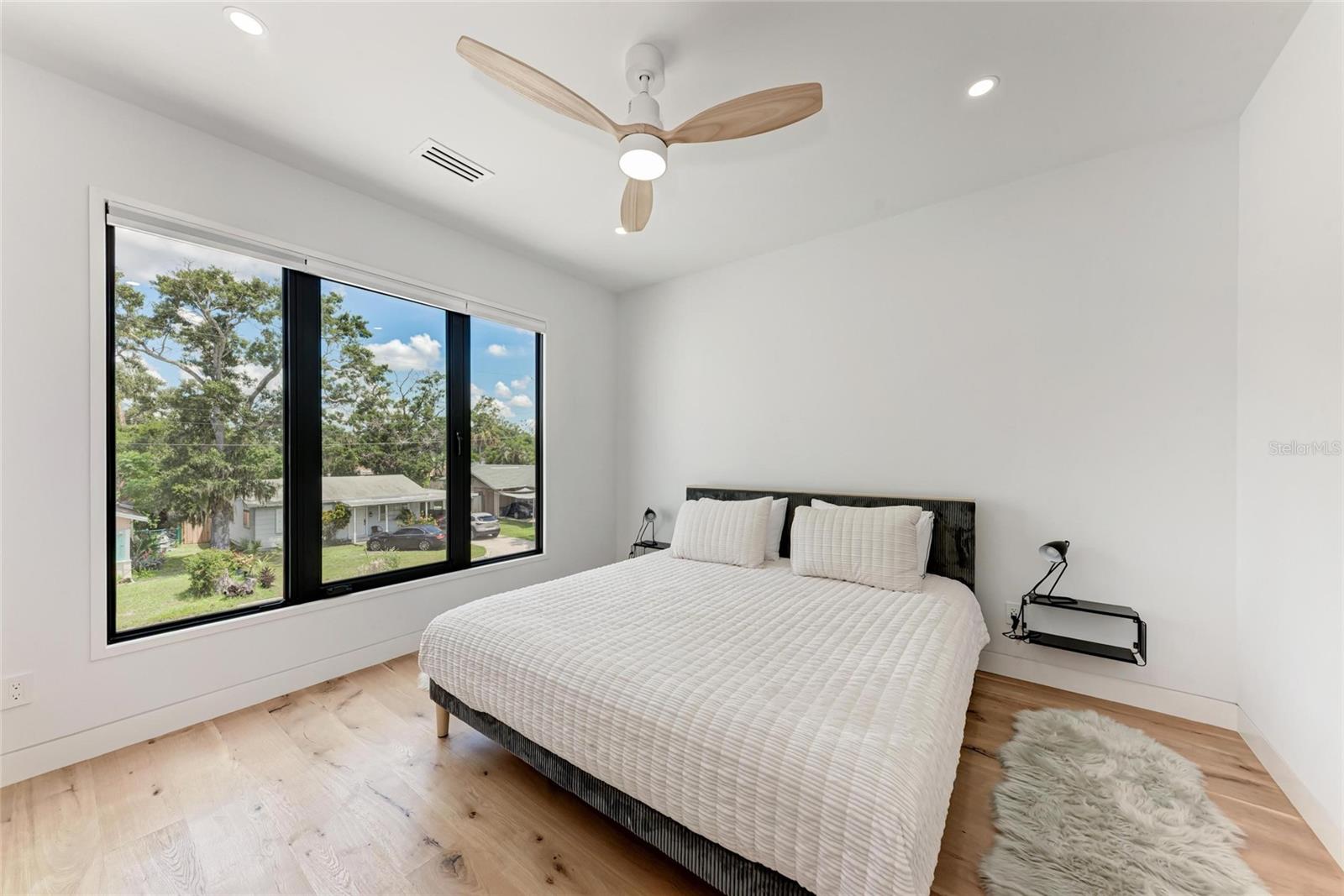 Image 42 of 88 For 1716 9th Street