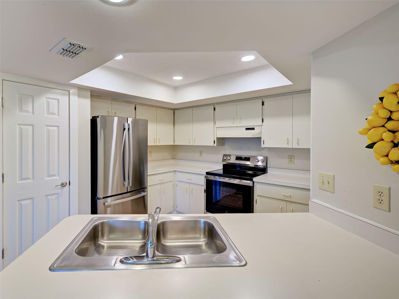 Image 15 of 56 For 826 Bayport Circle