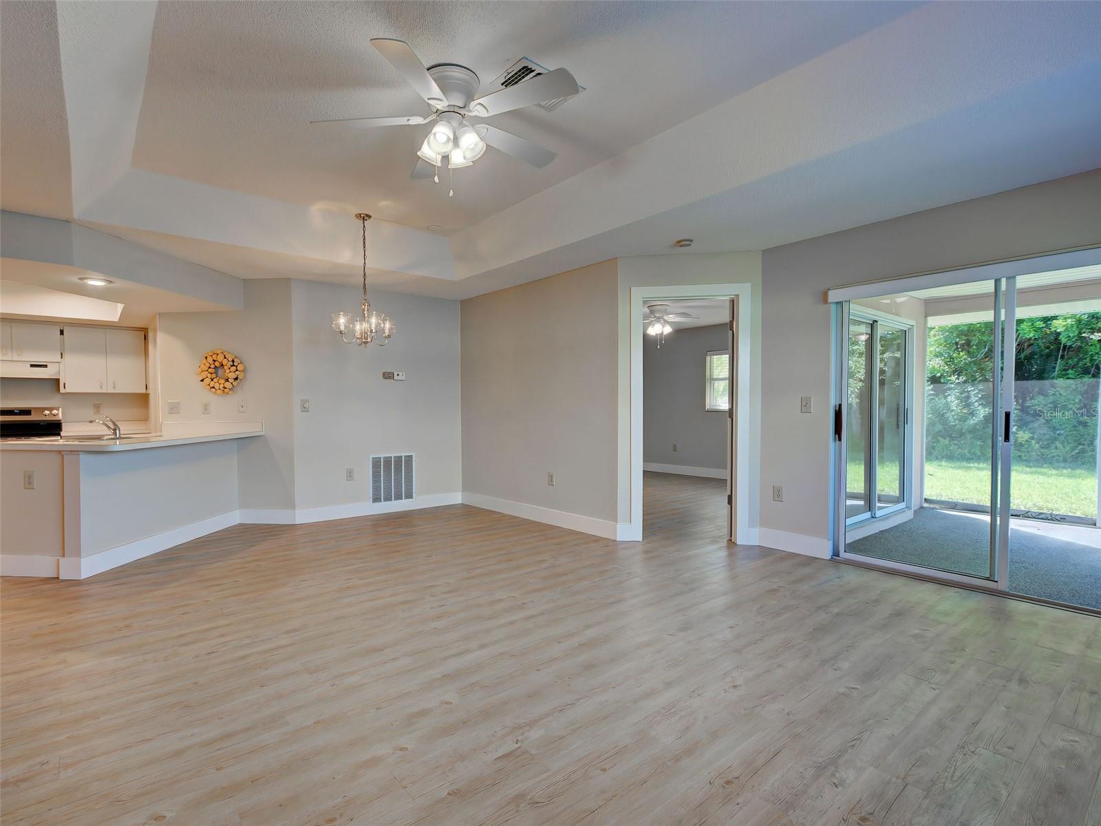 Image 17 of 56 For 826 Bayport Circle