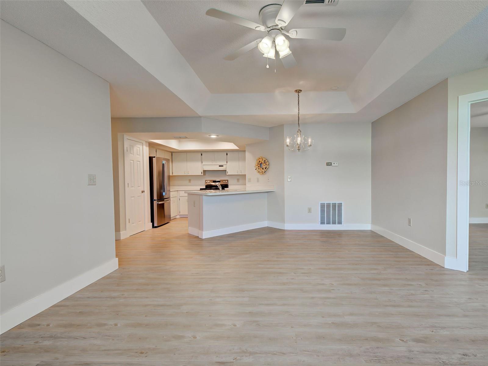 Image 22 of 56 For 826 Bayport Circle