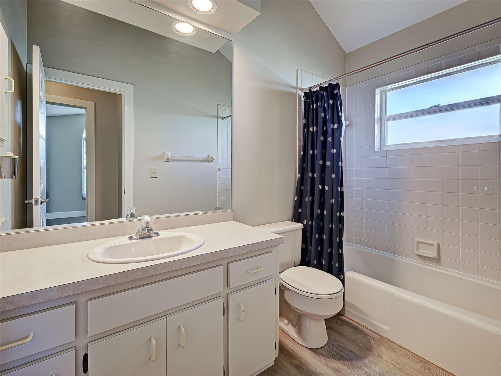 Image 26 of 56 For 826 Bayport Circle