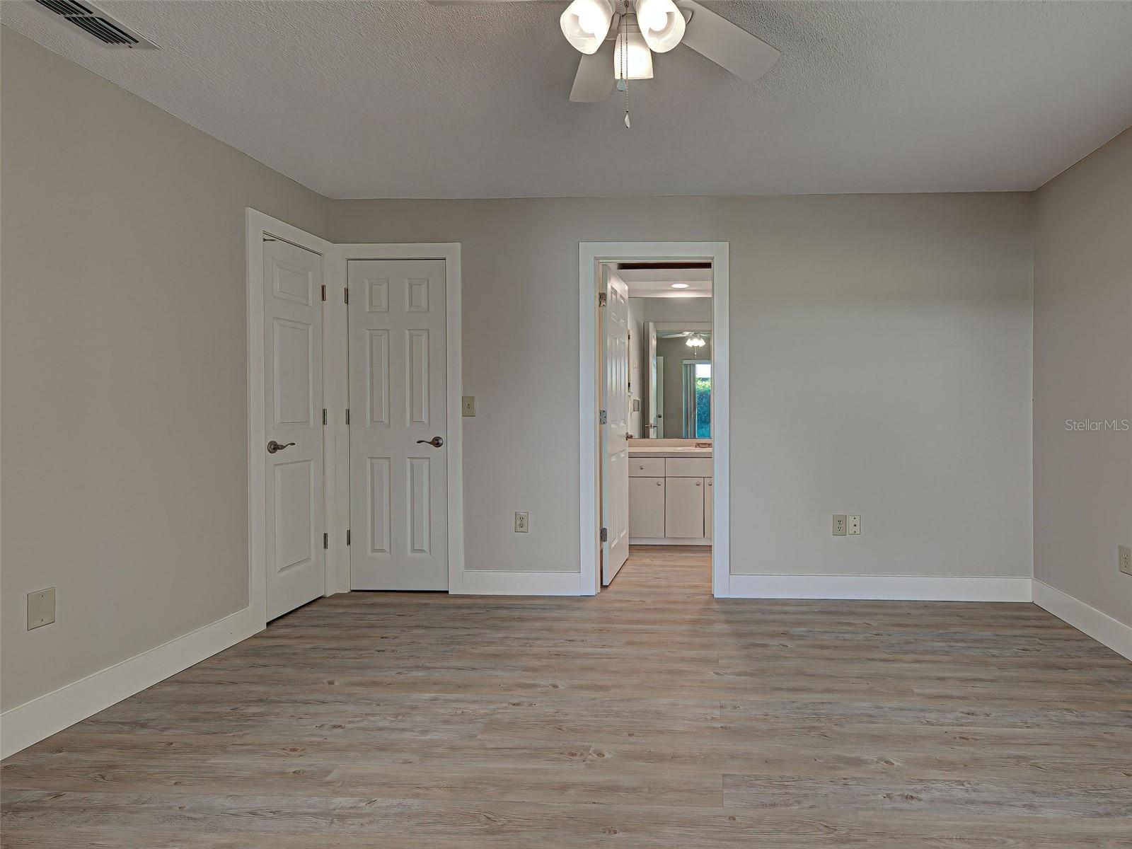 Image 31 of 56 For 826 Bayport Circle