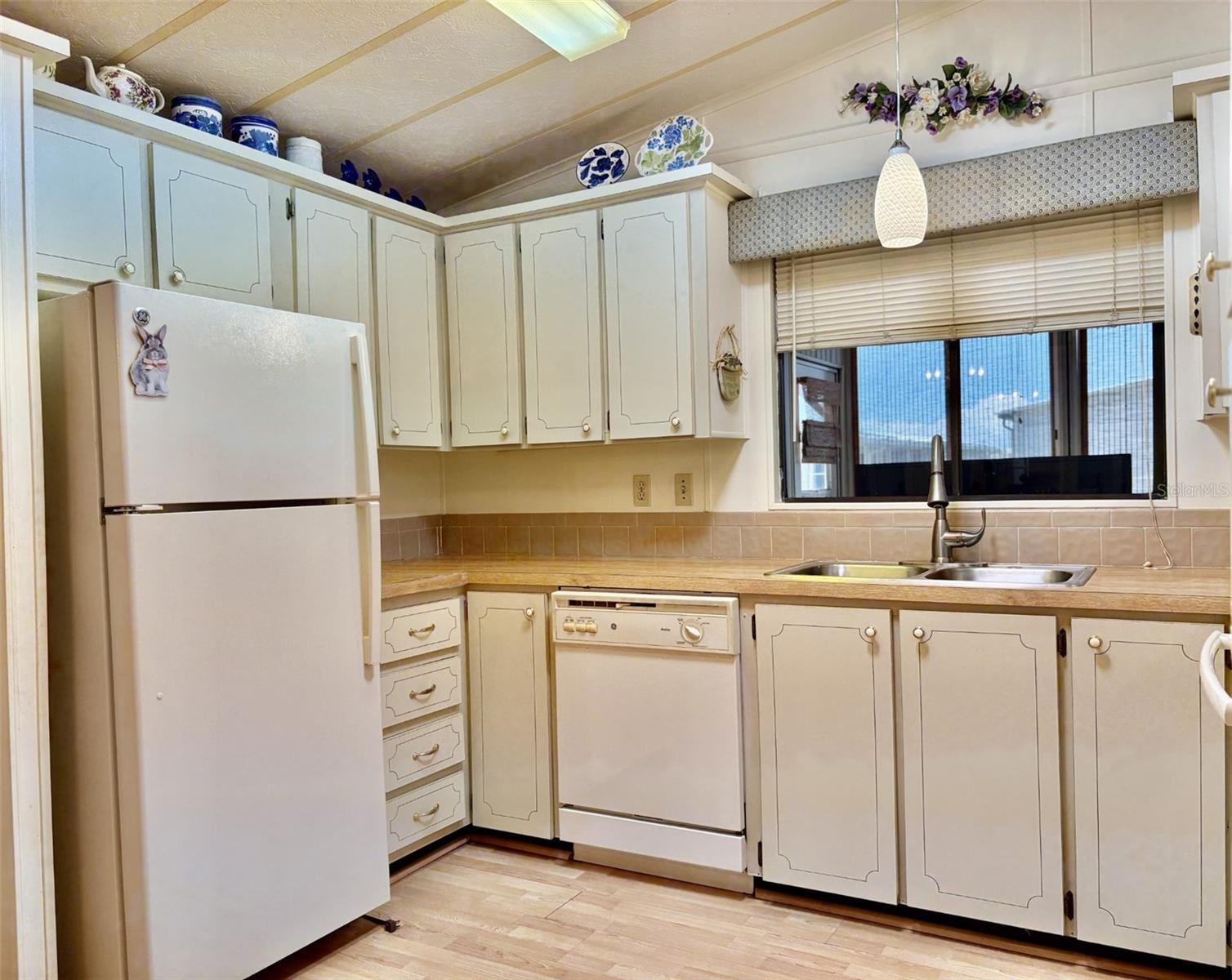 Image 12 of 69 For 113 Rarotonga Road