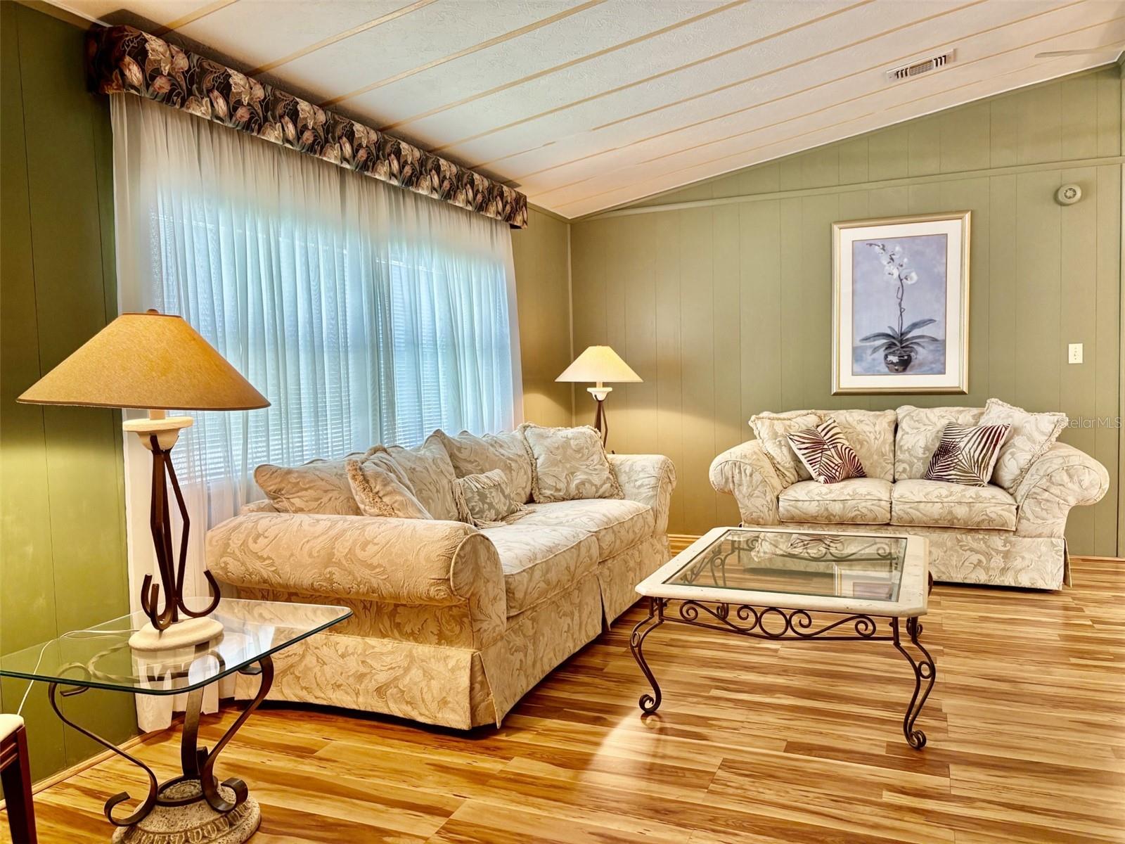 Image 17 of 69 For 113 Rarotonga Road