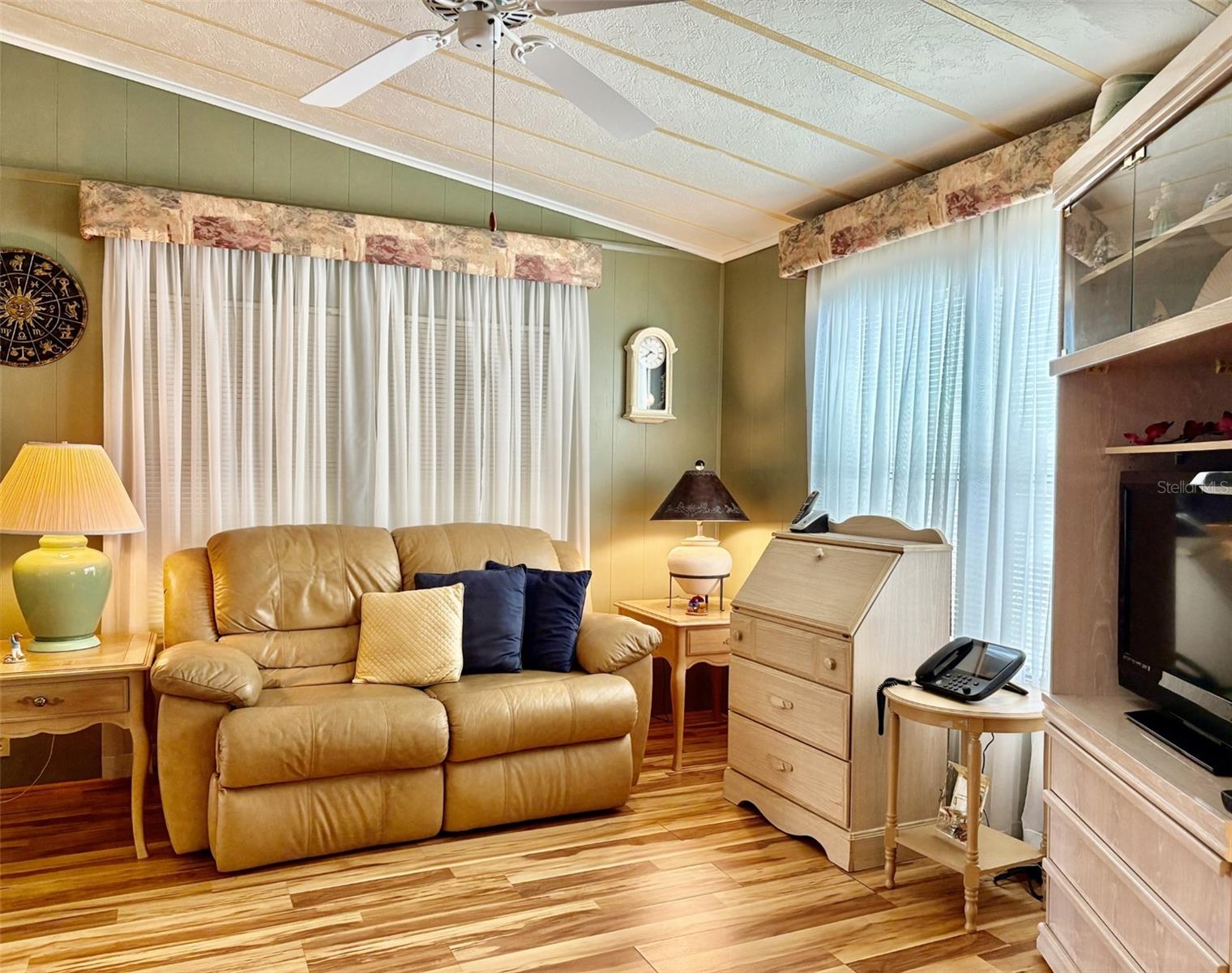 Image 18 of 69 For 113 Rarotonga Road