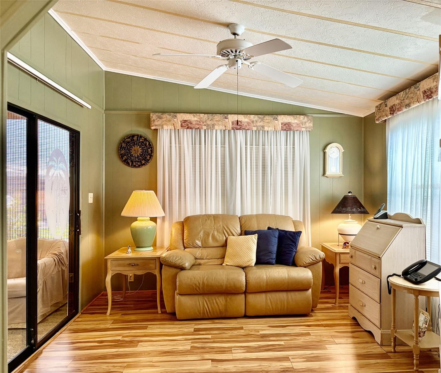 Image 19 of 69 For 113 Rarotonga Road