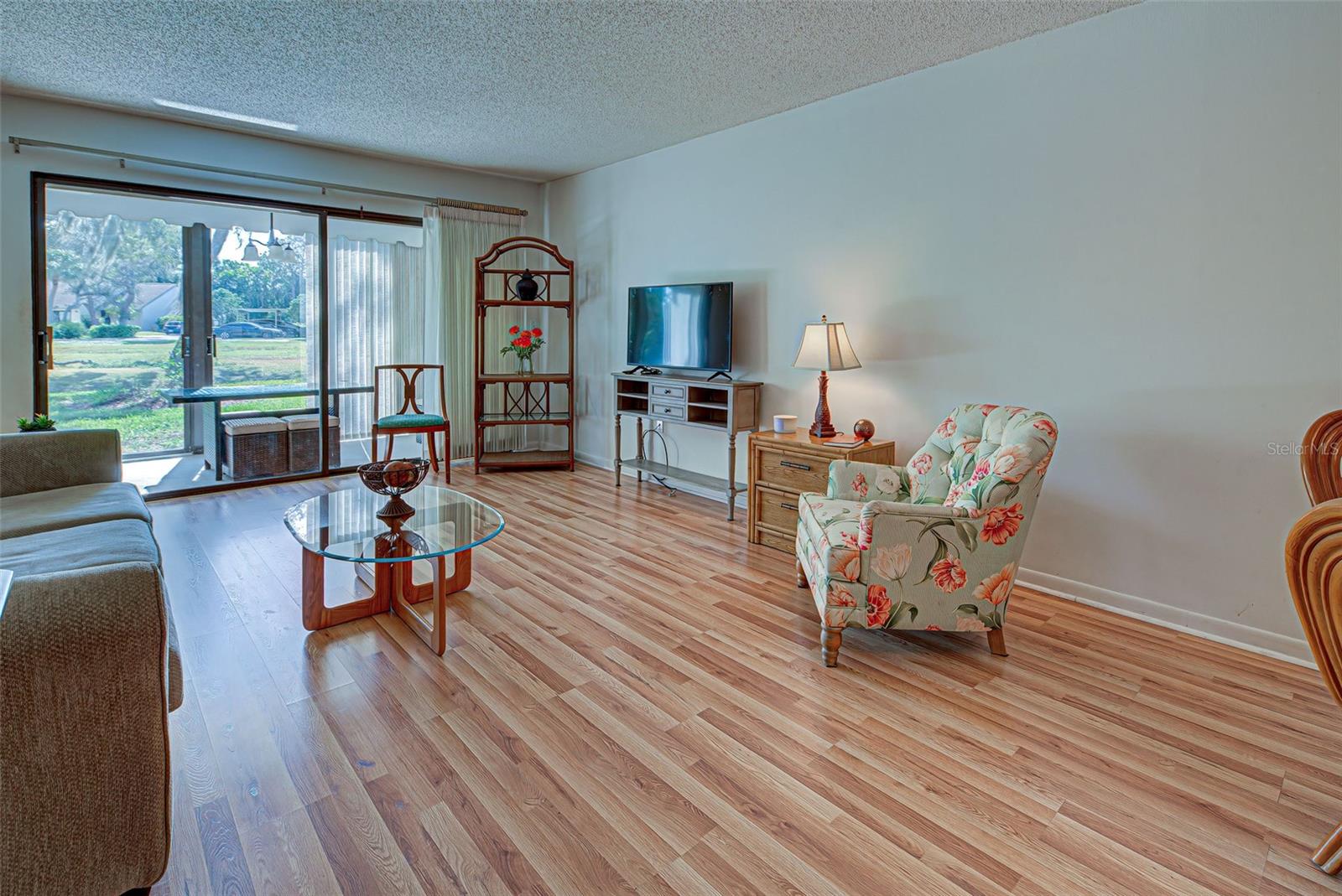 Image 11 of 56 For 658 Bird Bay Circle 12