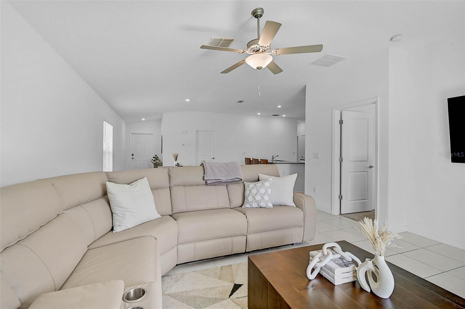 Image 12 of 46 For 5472 Blue Azure Drive