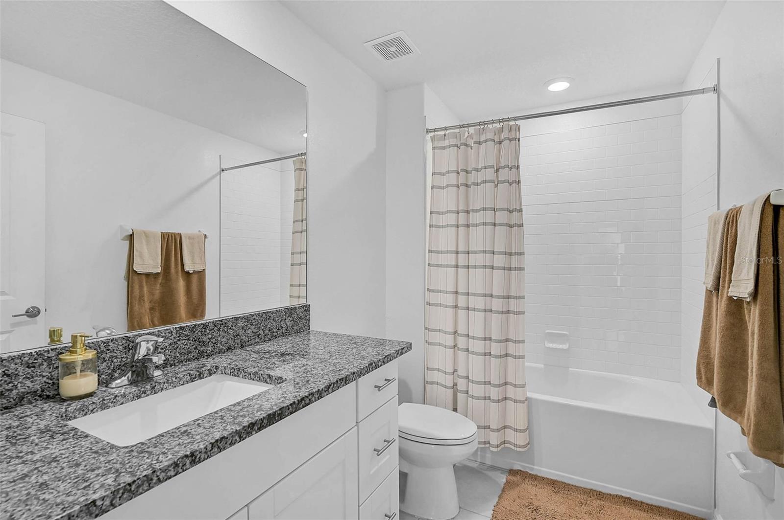 Image 14 of 46 For 5472 Blue Azure Drive