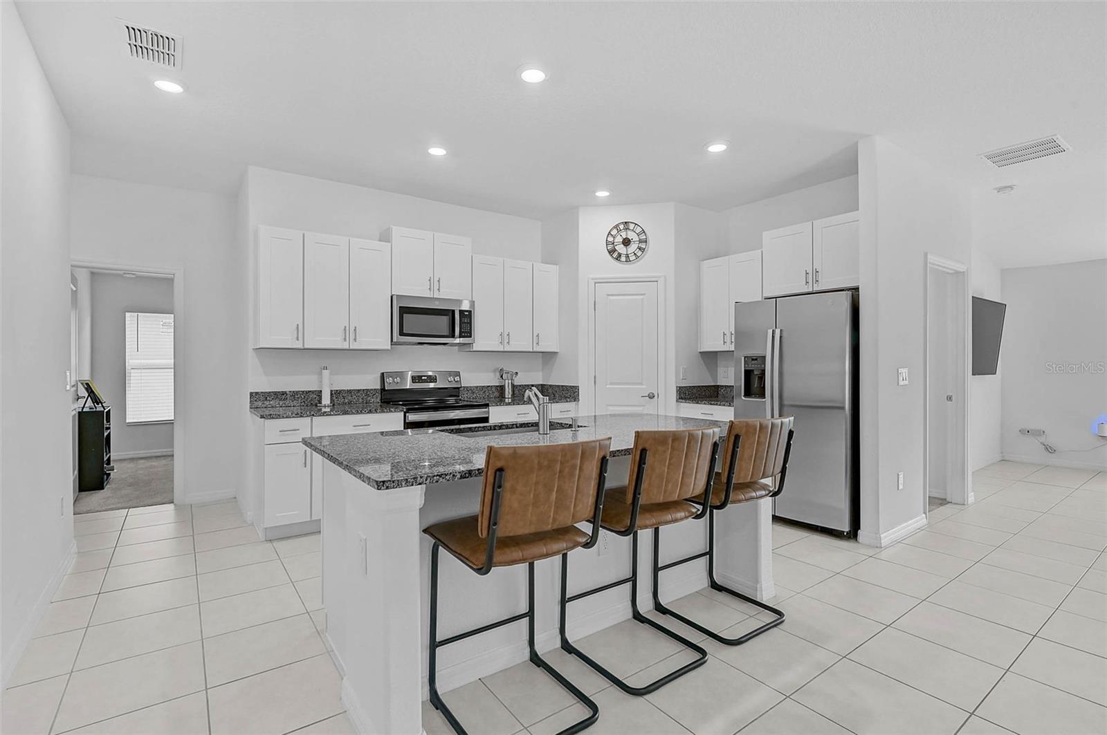Image 4 of 46 For 5472 Blue Azure Drive