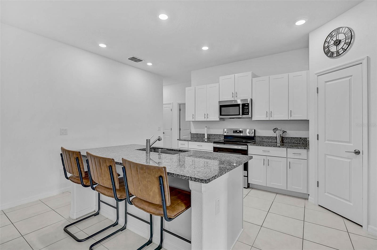 Image 7 of 46 For 5472 Blue Azure Drive