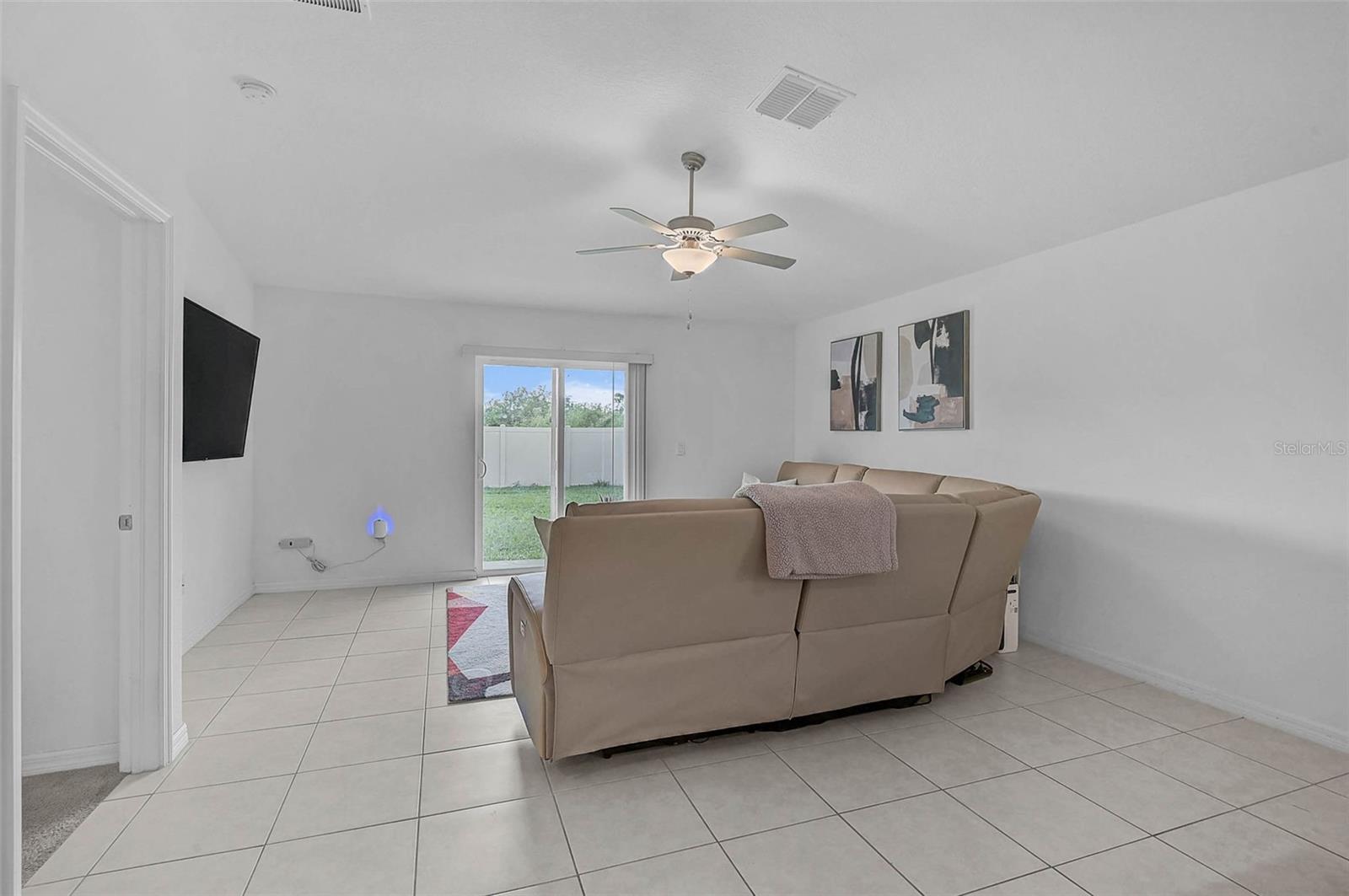 Image 8 of 46 For 5472 Blue Azure Drive