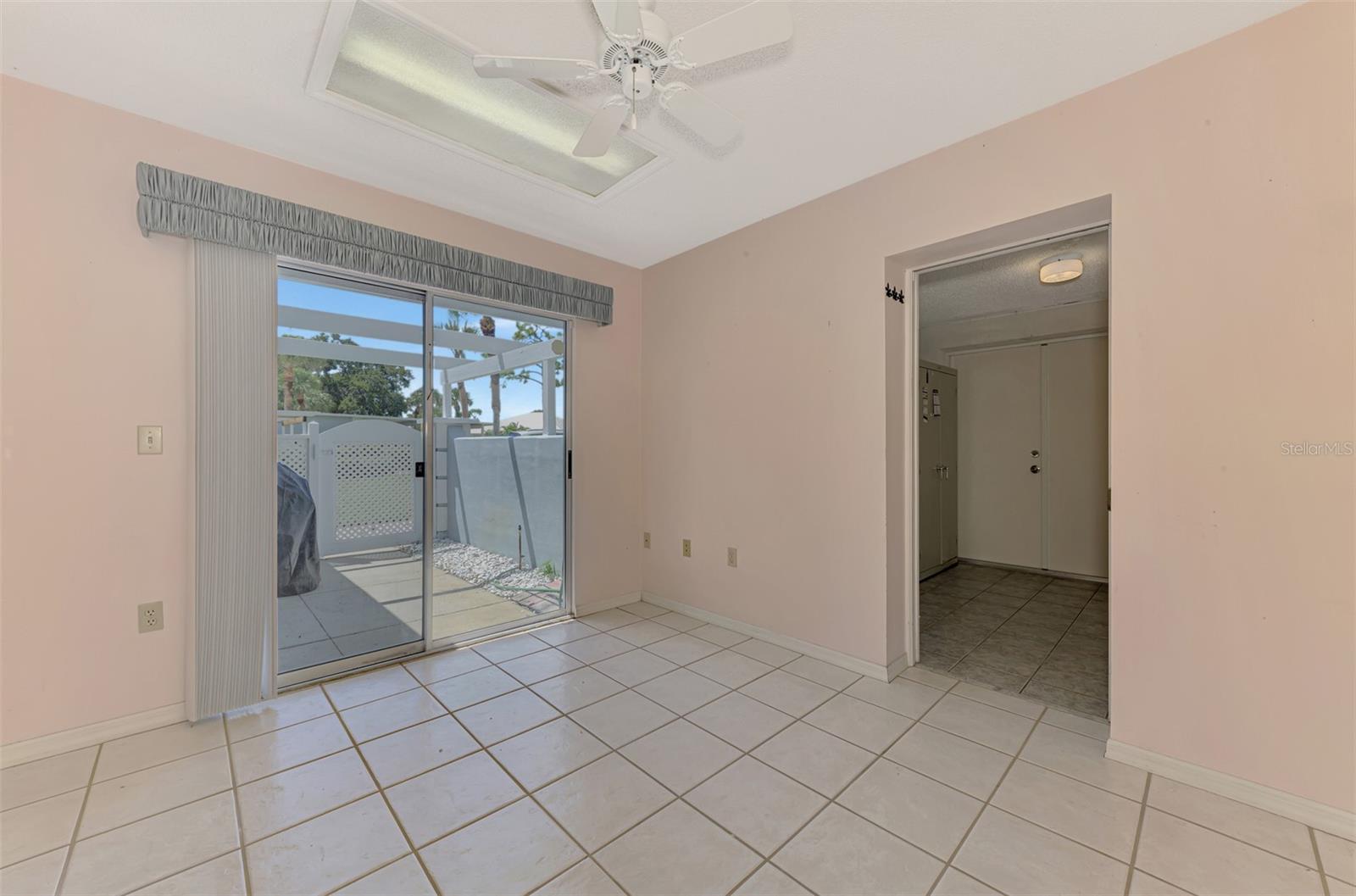 Image 23 of 58 For 420 Wexford Circle 124