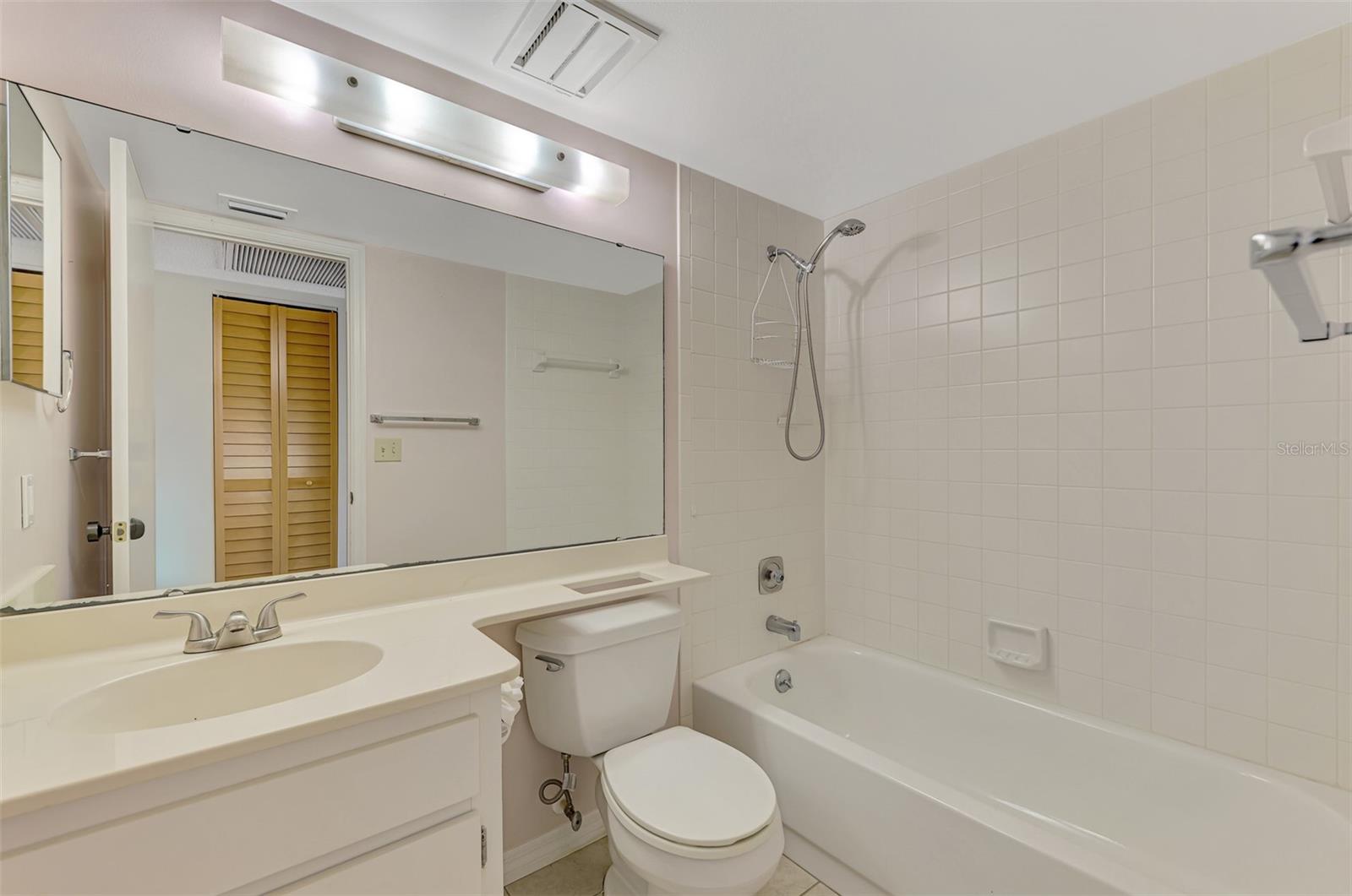 Image 31 of 58 For 420 Wexford Circle 124