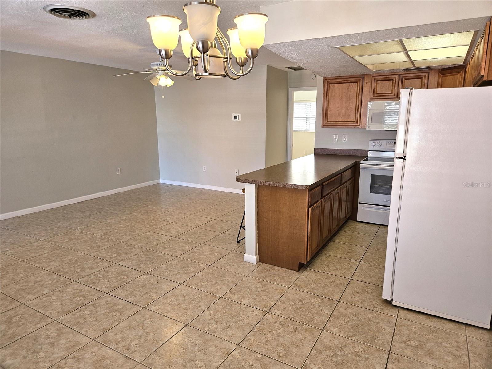 Image 11 of 24 For 220 Park Boulevard N 202
