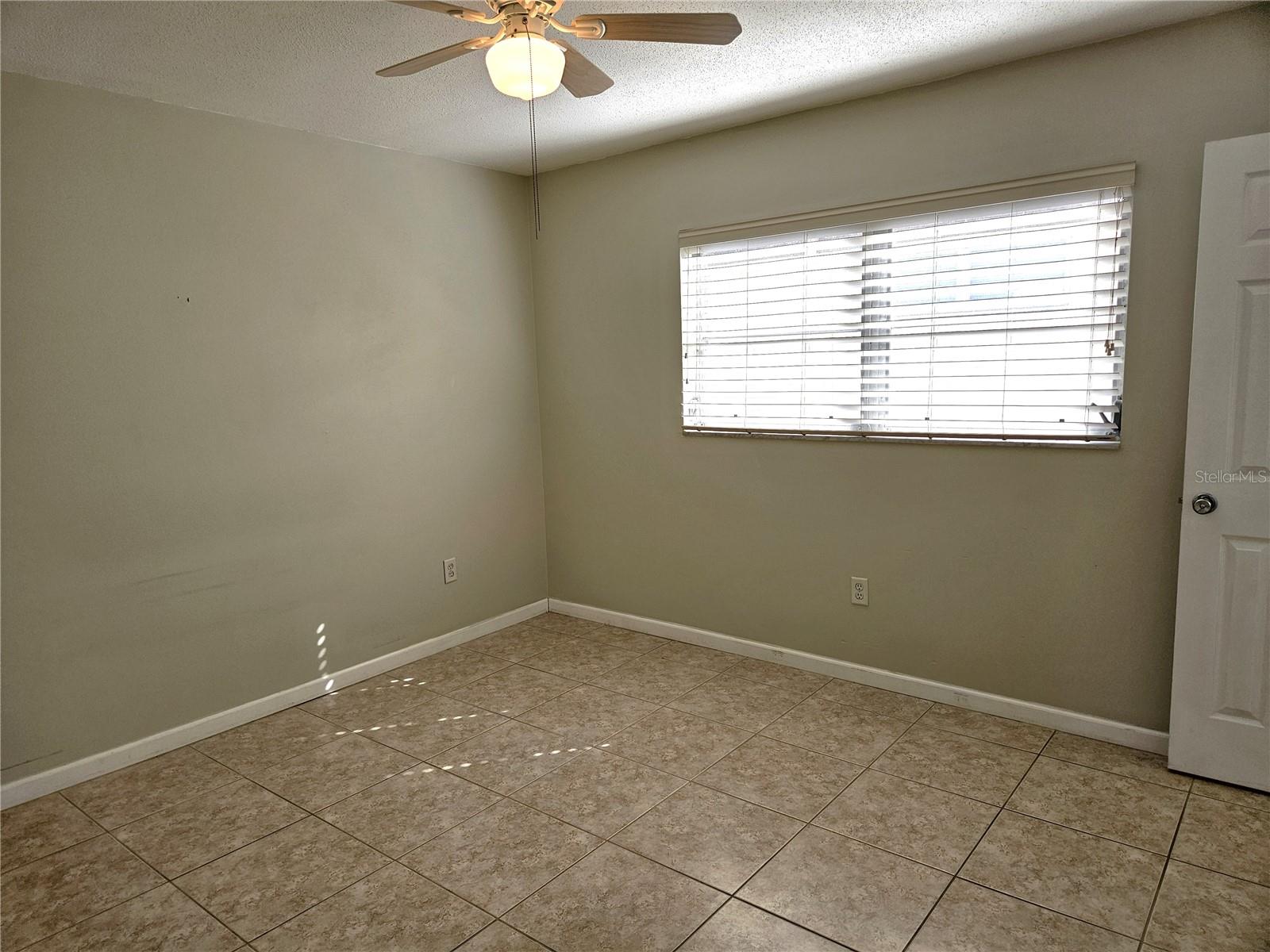 Image 17 of 24 For 220 Park Boulevard N 202