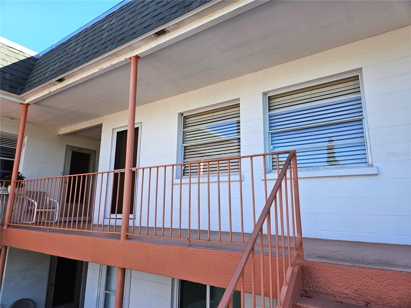 Image 3 of 24 For 220 Park Boulevard N 202