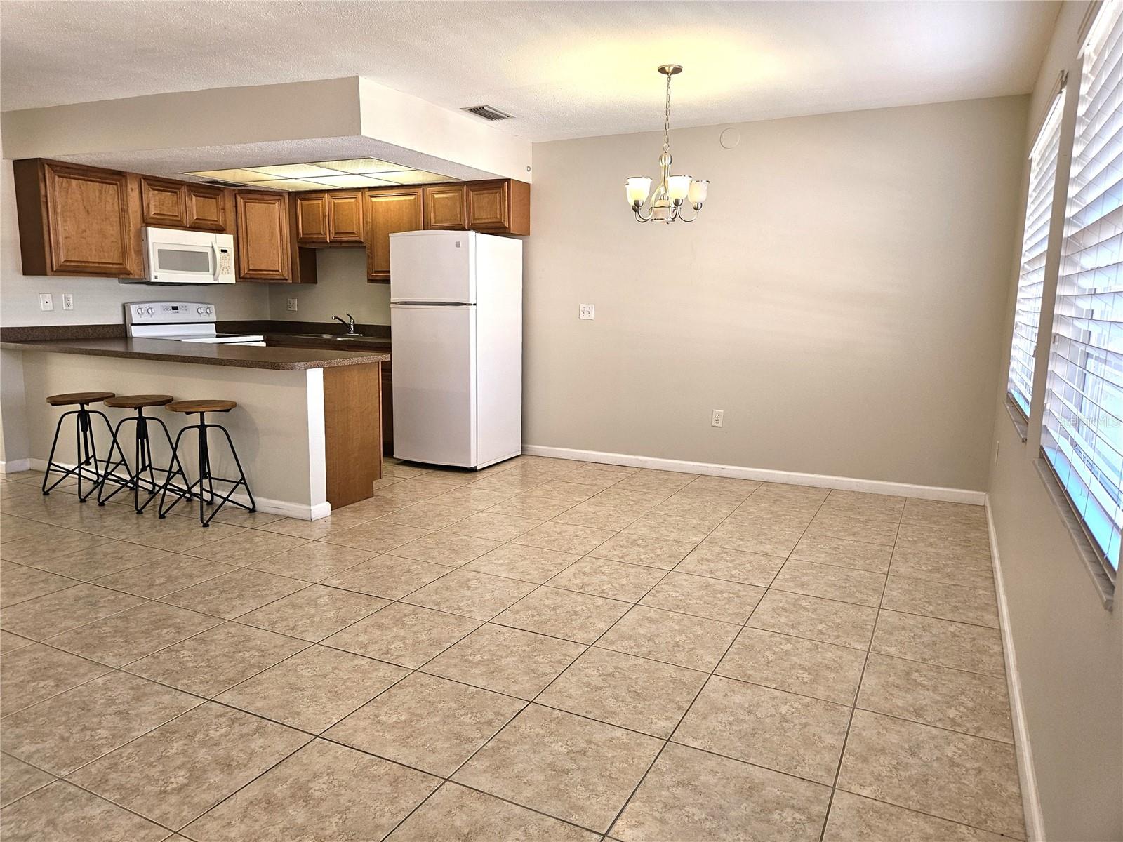 Image 5 of 24 For 220 Park Boulevard N 202