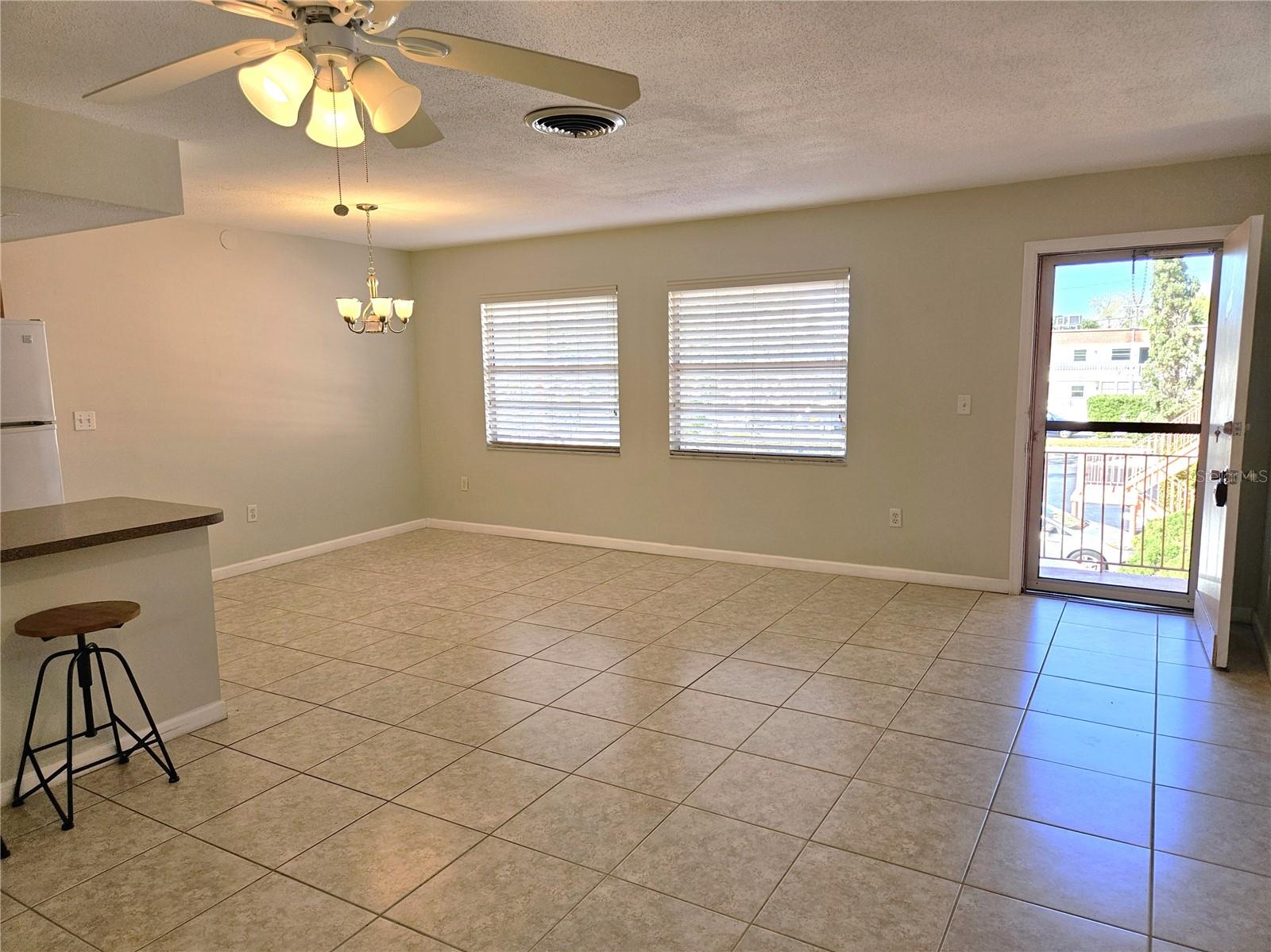 Image 6 of 24 For 220 Park Boulevard N 202