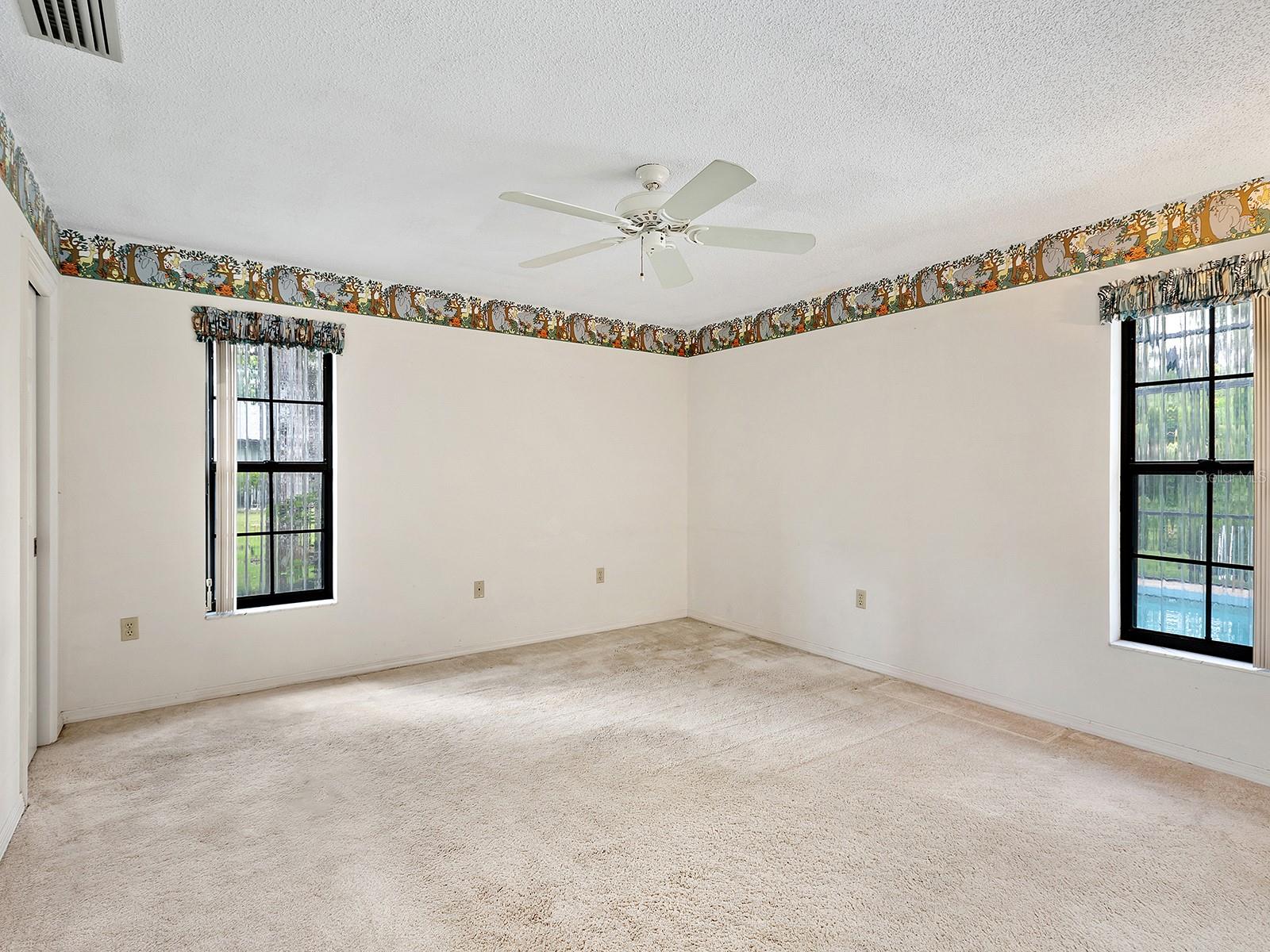 Image 20 of 37 For 1622 Oak Circle S