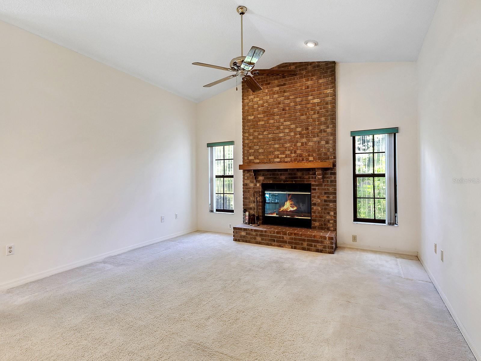 Image 8 of 37 For 1622 Oak Circle S