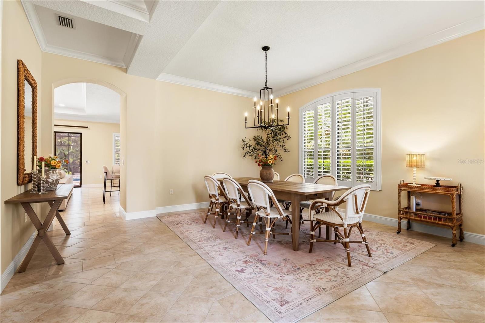 Image 10 of 100 For 7210 Lake Forest Glen