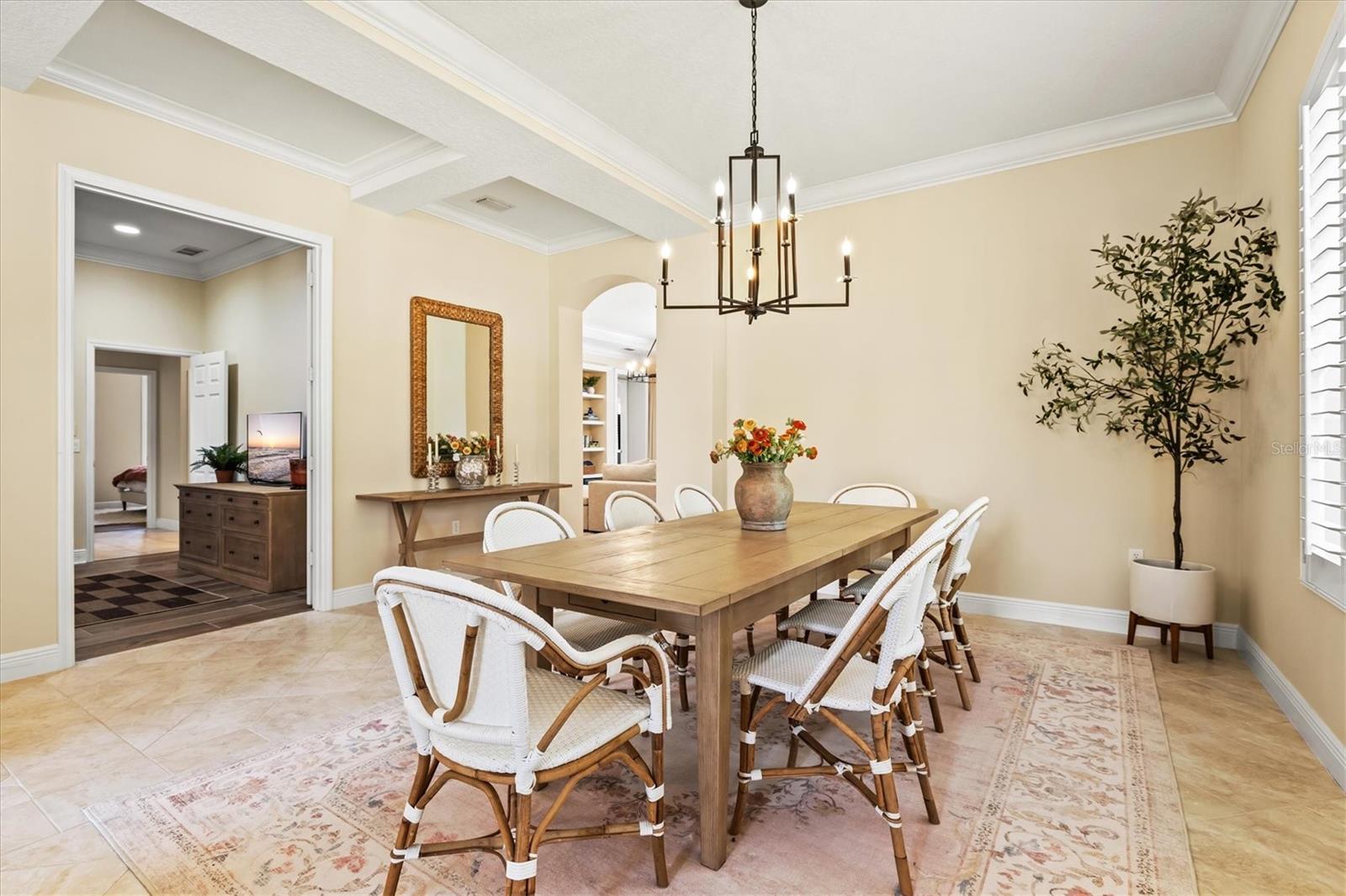 Image 11 of 100 For 7210 Lake Forest Glen