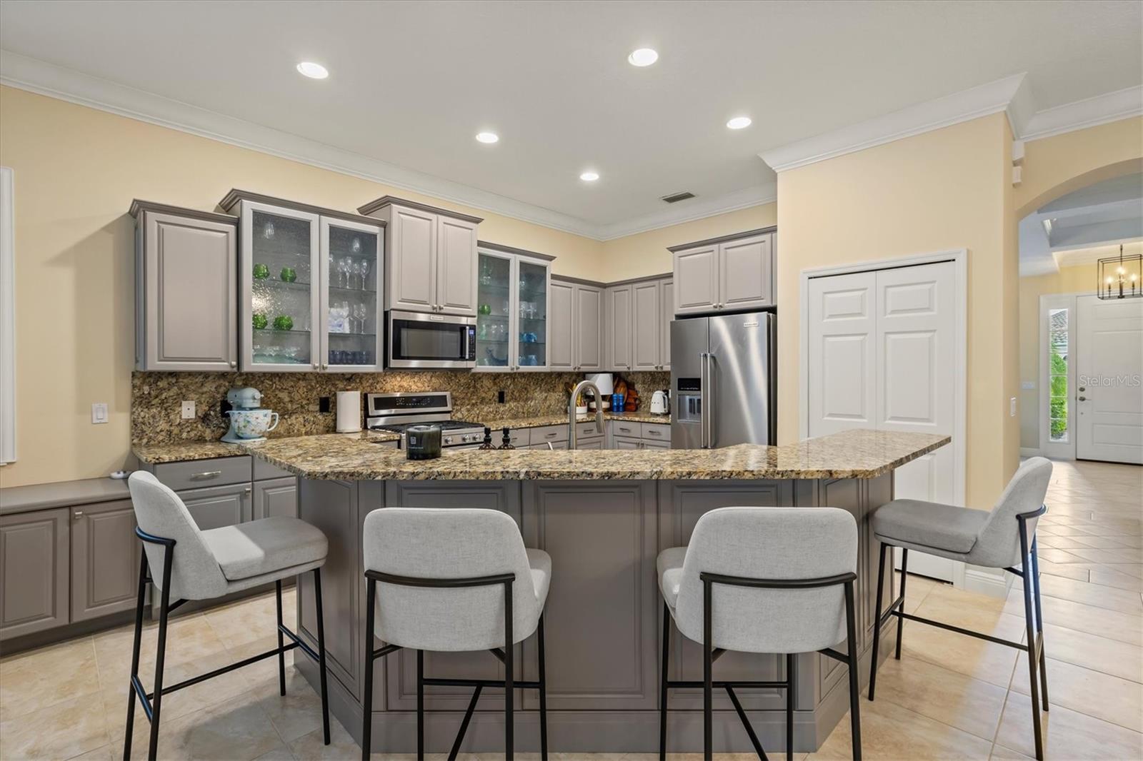 Image 20 of 100 For 7210 Lake Forest Glen