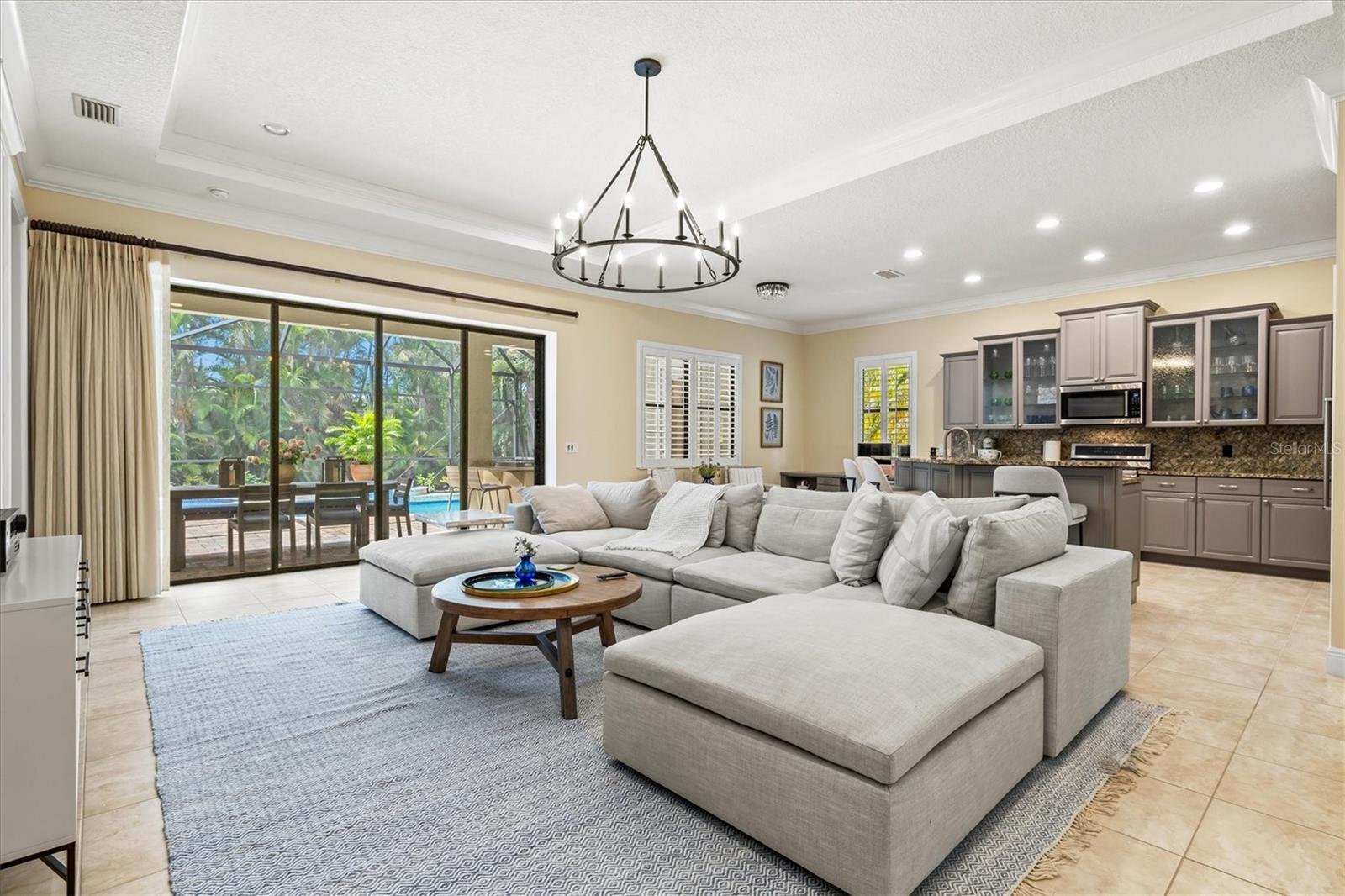 Image 22 of 100 For 7210 Lake Forest Glen