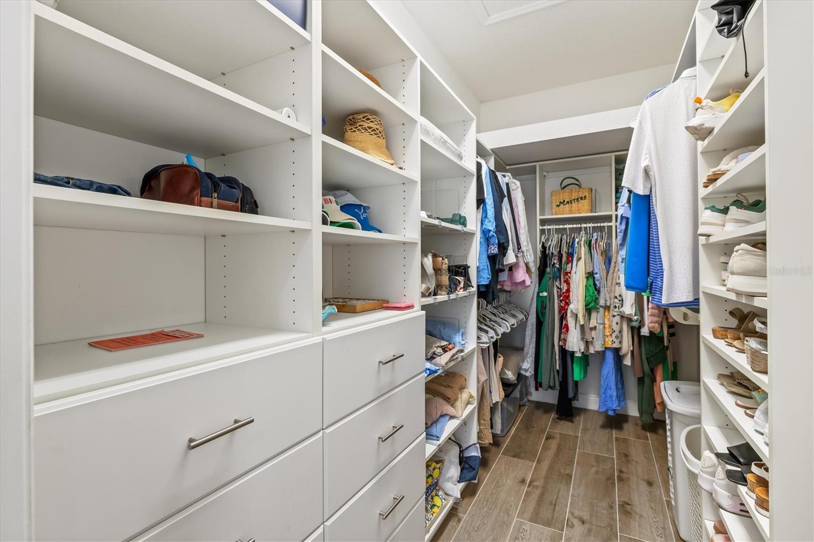 Image 30 of 100 For 7210 Lake Forest Glen
