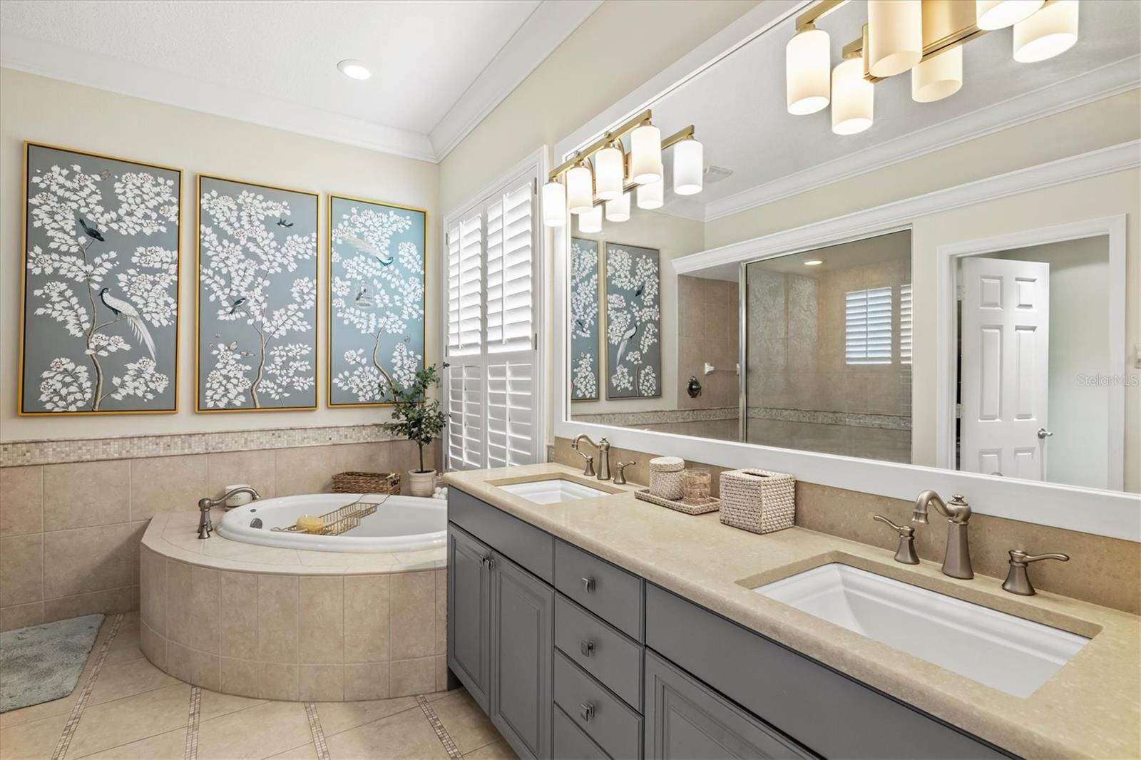 Image 31 of 100 For 7210 Lake Forest Glen